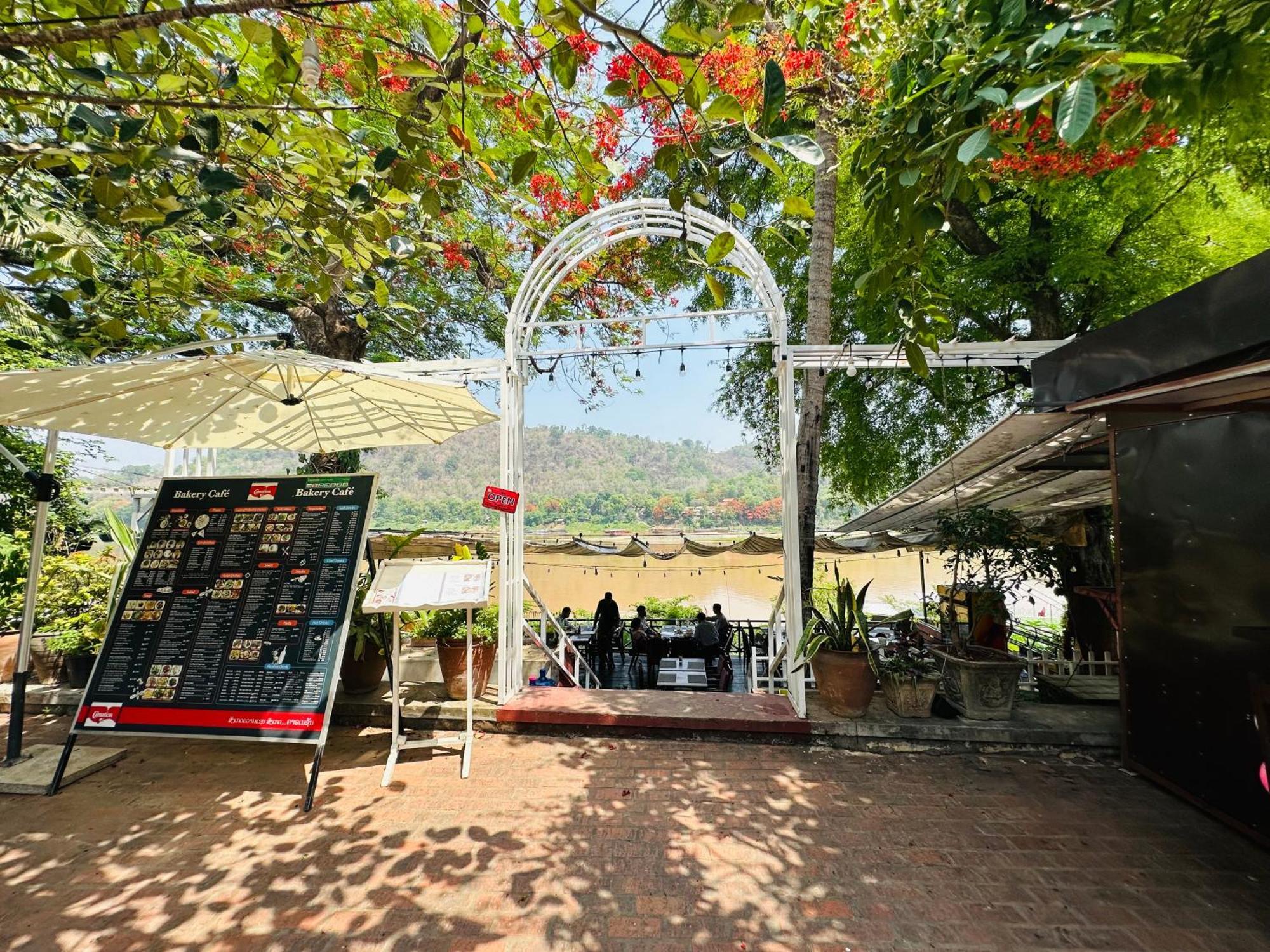 Villa Phonethip Mekong Riverside Λουάνγκ Πραμπάνγκ Εξωτερικό φωτογραφία